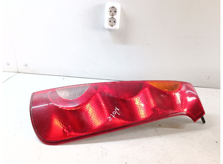 Фонарь задний правый к Nissan Note