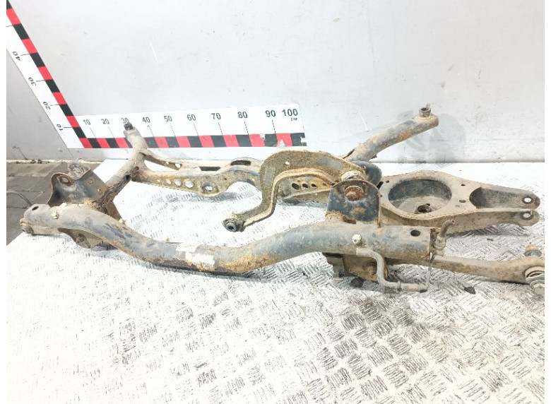 Балка подвески задняя к Volkswagen Golf, 2006г.