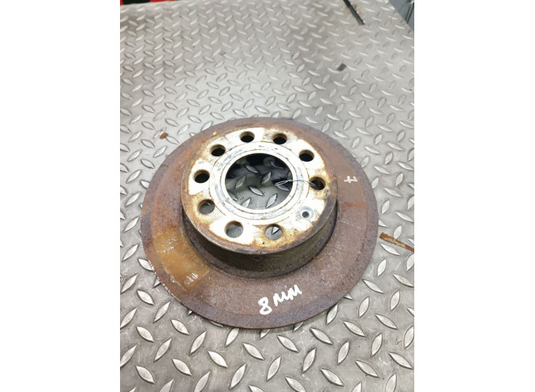 Диск тормозной задний к Volkswagen Golf, 2006г.