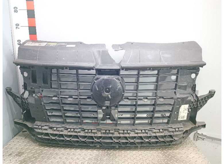 Решетка радиатора к Volkswagen Transporter, 2018г.