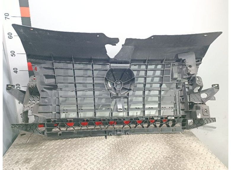 Решетка радиатора к Volkswagen Transporter, 2018г.