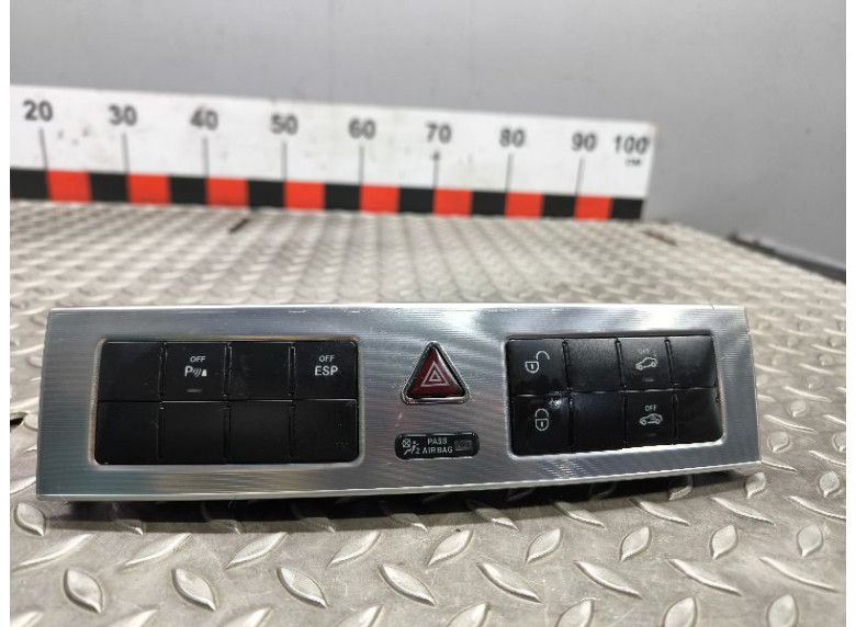 Блок кнопок к Mercedes C W203, 2004г.