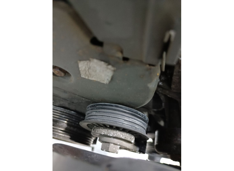Натяжитель ремня генератора к Audi A4, 2000г.