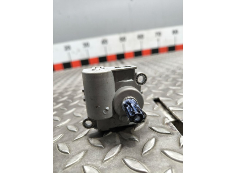 Моторчик заслонки печки к Моторчик заслонки печки к Kia Sportage undefined г. Sportage