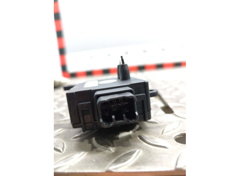 Моторчик заслонки печки к Моторчик заслонки печки к Kia Sportage undefined г. Sportage