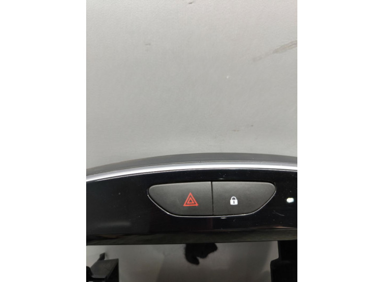 Кнопка аварийной сигнализации к Renault Clio, 2019г.