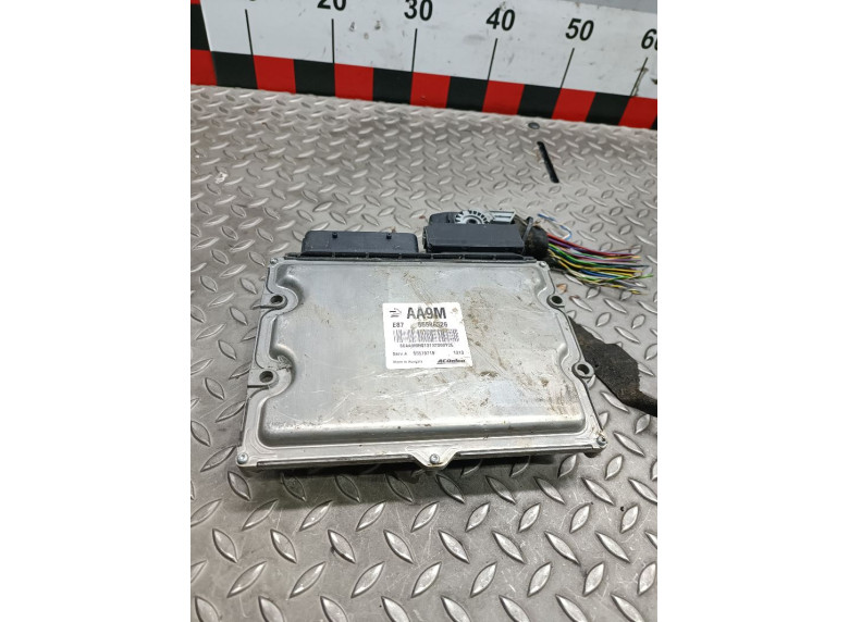 Блок управления двигателем к Opel Astra, 2010г.