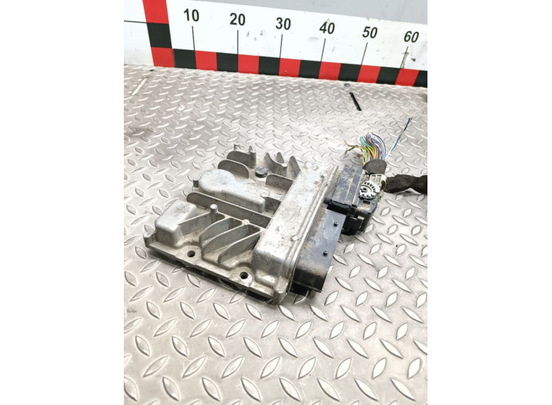 Блок управления двигателем к Opel Astra, 2010г.