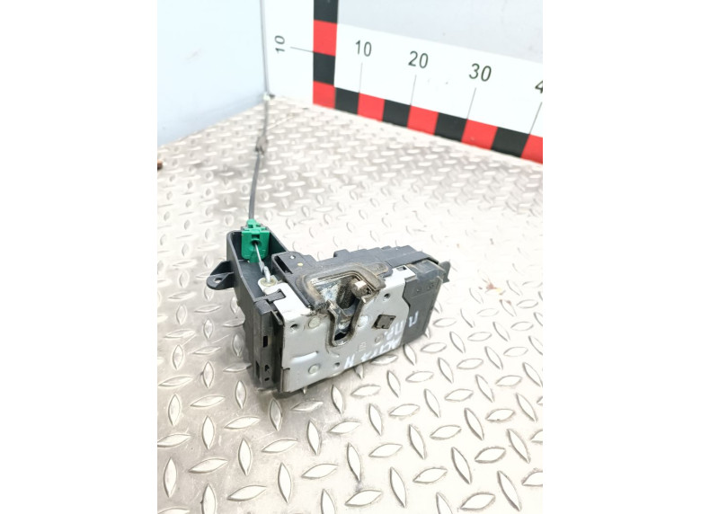 Замок двери передней правой к Opel Astra, 2008г.