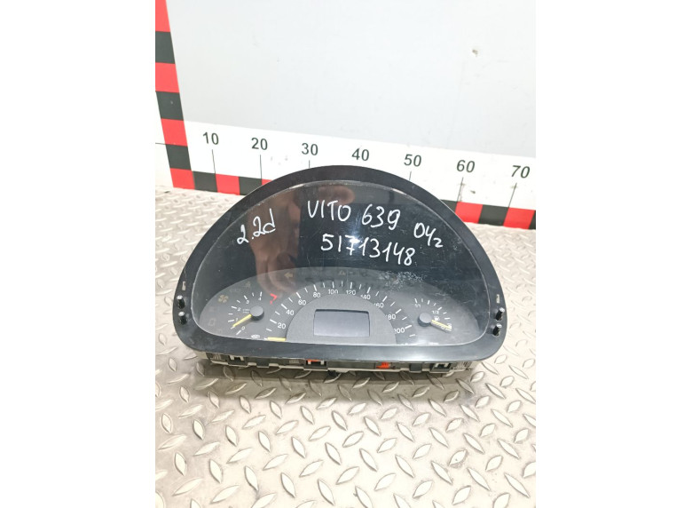 Щиток приборов (приборная панель) к Mercedes Vito W639, 2004г.