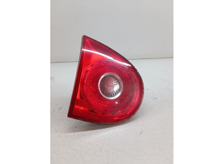 Фонарь крышки багажника левый к Volkswagen Golf, 2006г.
