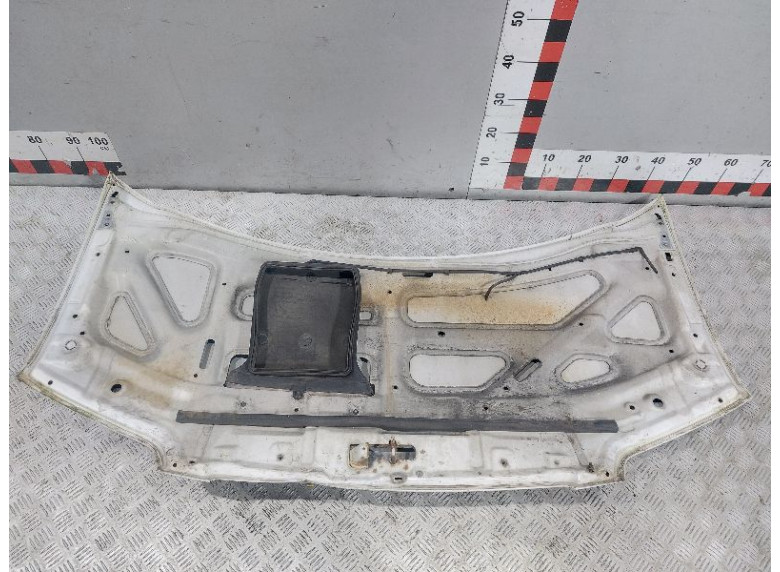 Капот к Hyundai H200, 2003г.