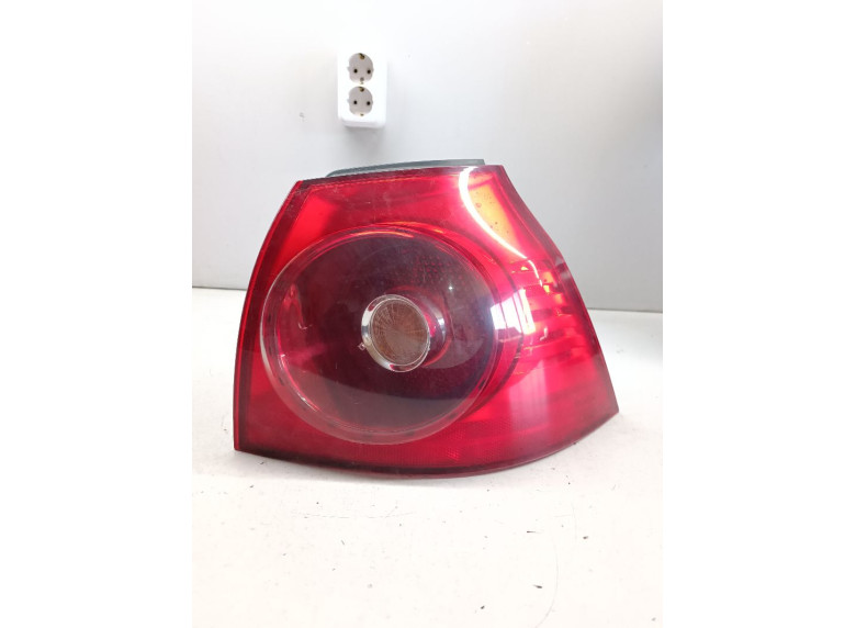 Фонарь задний правый к Volkswagen Golf, 2006г.