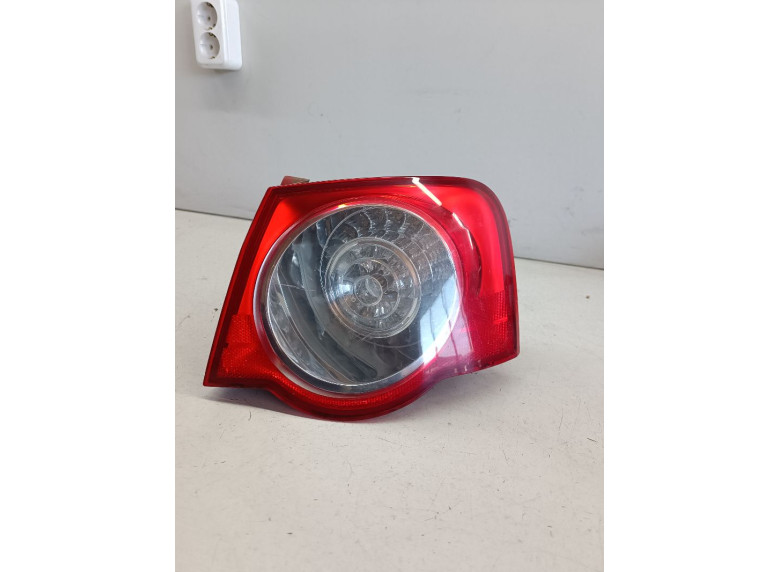 Фонарь задний правый к Volkswagen Passat, 2008г.
