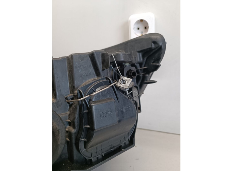 Фара правая к Volkswagen Transporter, 2019г.