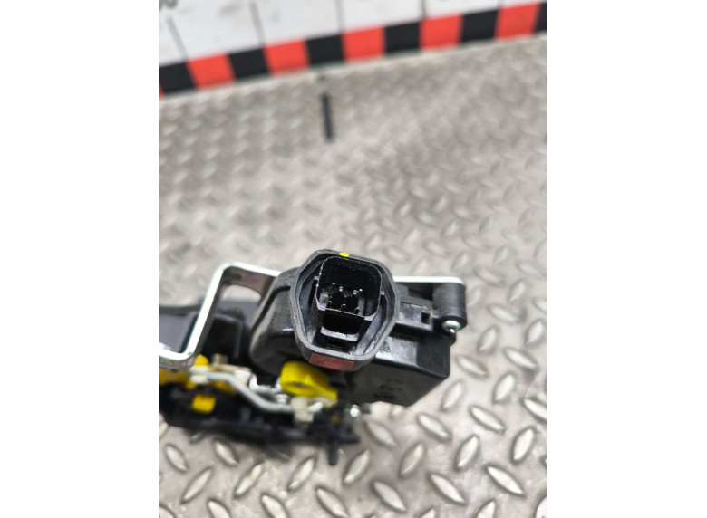 Замок двери задней левой к Замок двери задней левой к Kia Rio undefined г. Rio