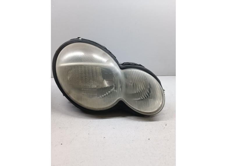 Фара правая к Mercedes C W203, 2002г.