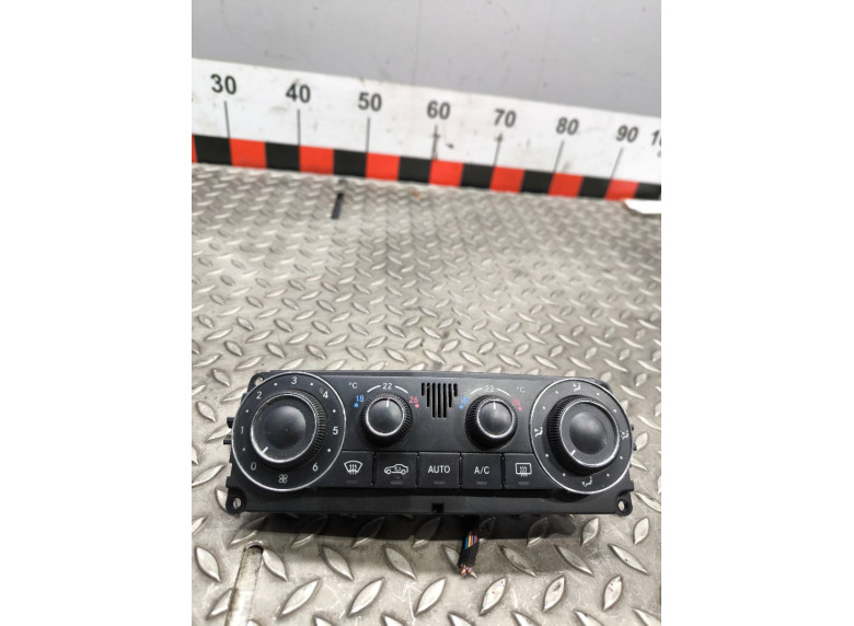 Блок управления печки/климат-контроля к Mercedes C W203, 2005г.