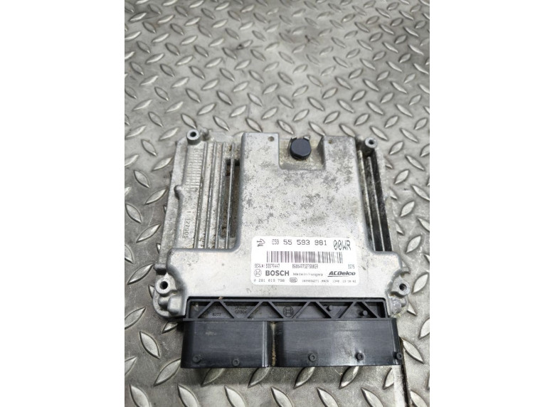 Блок управления двигателем к Opel Corsa, 2013г.