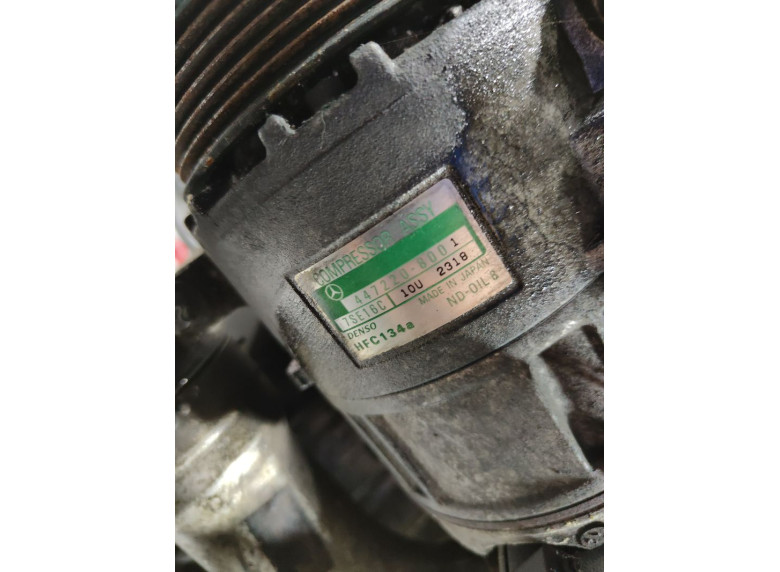 Компрессор кондиционера к Mercedes S W220, 2002г.