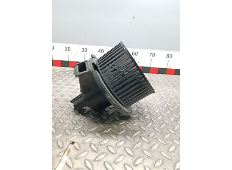 Моторчик печки к Opel Zafira, 2009г.