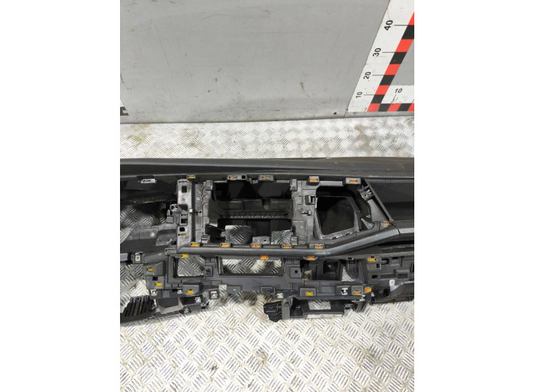 Панель передняя салона (торпедо) к Volkswagen Transporter, 2019г.