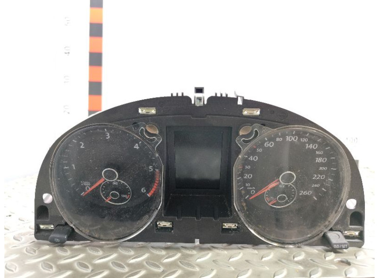 Щиток приборов (приборная панель) к Volkswagen Passat, 2009г.