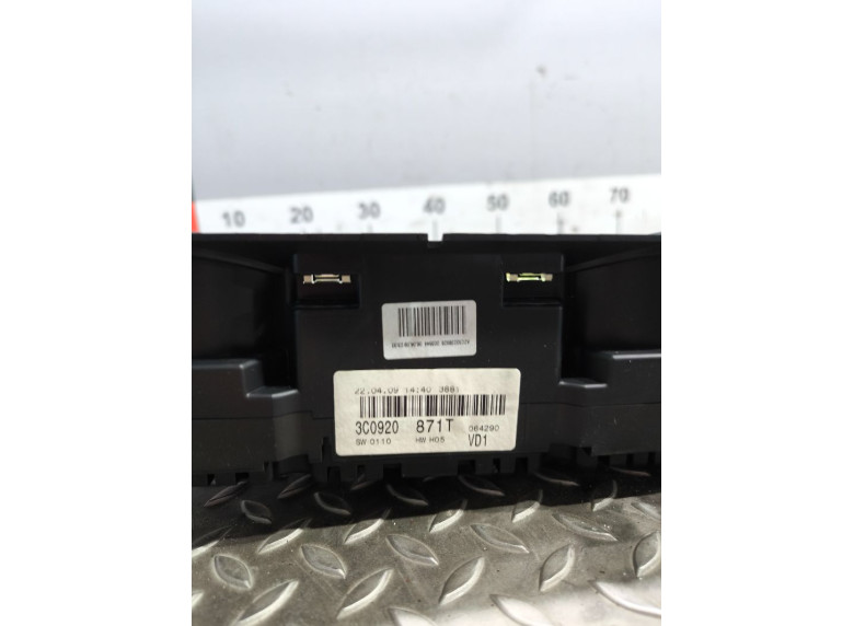 Щиток приборов (приборная панель) к Volkswagen Passat, 2009г.