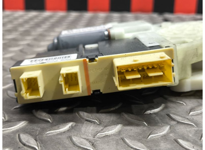 Стеклоподъемник электрический передний левый к Citroen C4, 2008г.