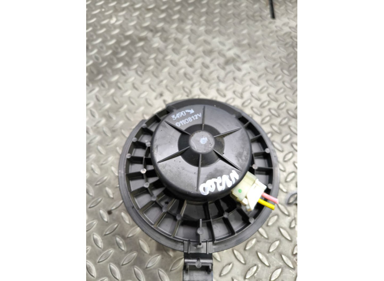 Моторчик печки к Nissan NV200