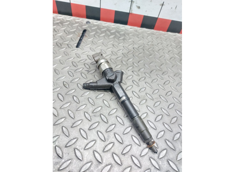 Форсунка к Nissan Almera