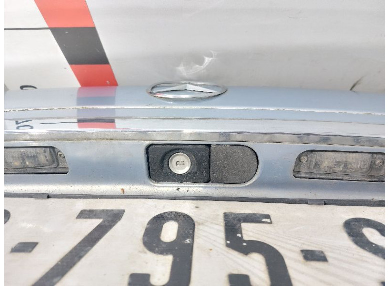 Кнопка открытия багажника к Mercedes S W220, 2001г.