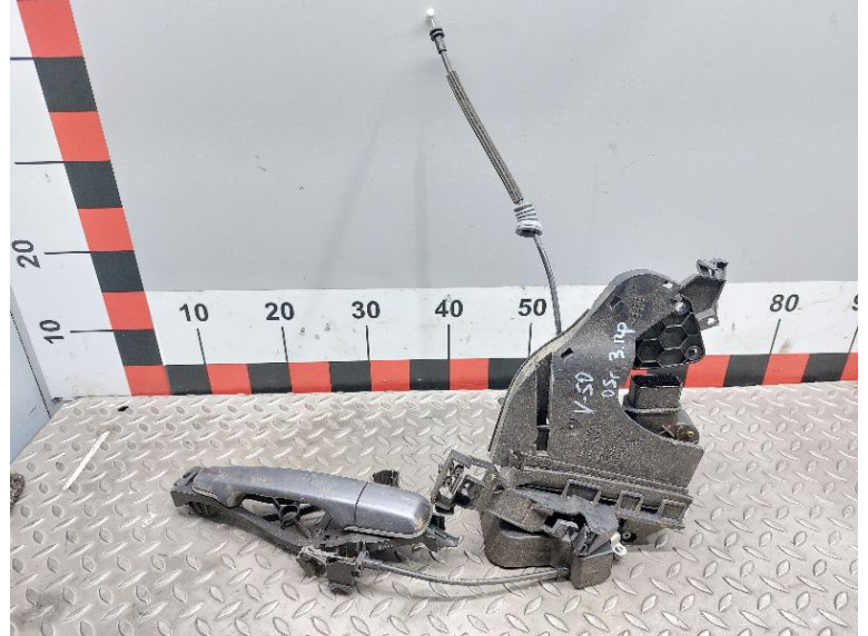 Замок двери задней правой к Volvo V50, 2005г.