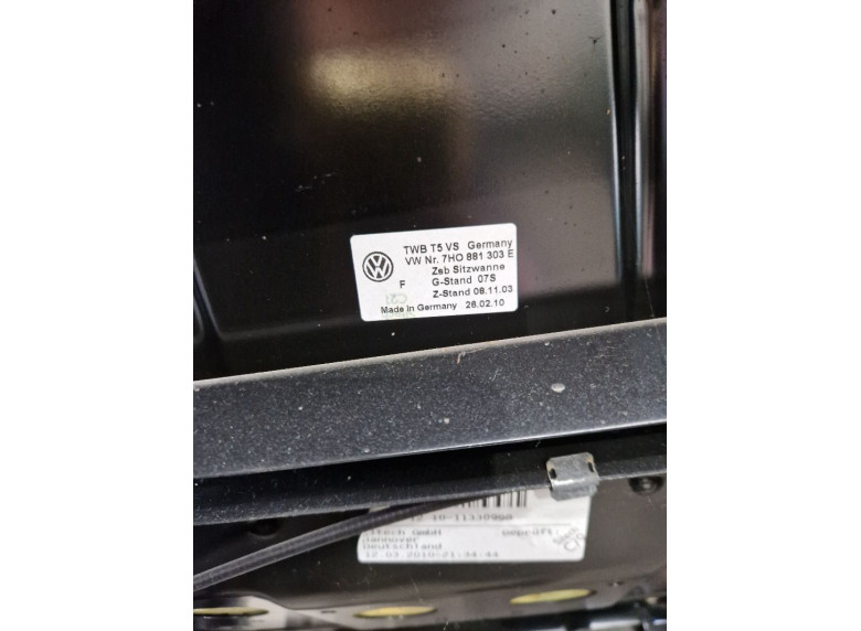 Сиденье переднее левое к Volkswagen Transporter, 2010г.