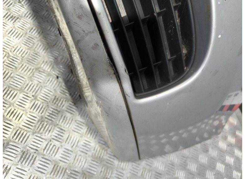 Бампер передний к Volkswagen Golf, 2005г.