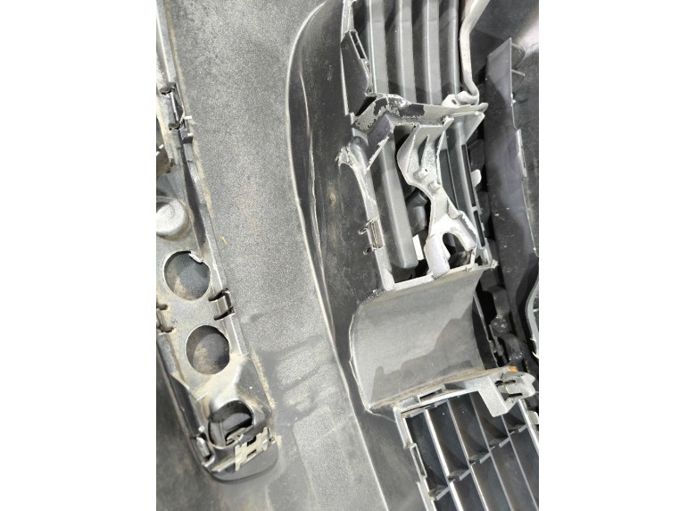 Бампер передний к Volkswagen Golf, 2005г.