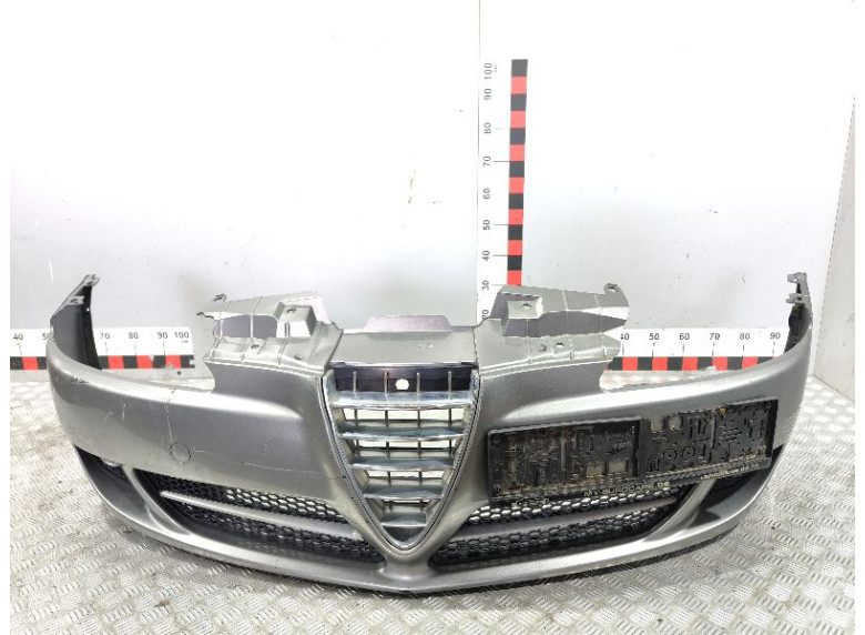 Бампер передний к Alfa Romeo 147, 2005г.