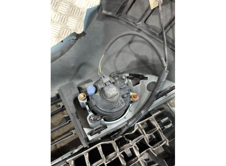 Фара противотуманная левая к Renault Scenic, 2005г.