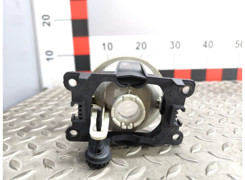 Фара противотуманная правая к Citroen C3 Picasso, 2008г.