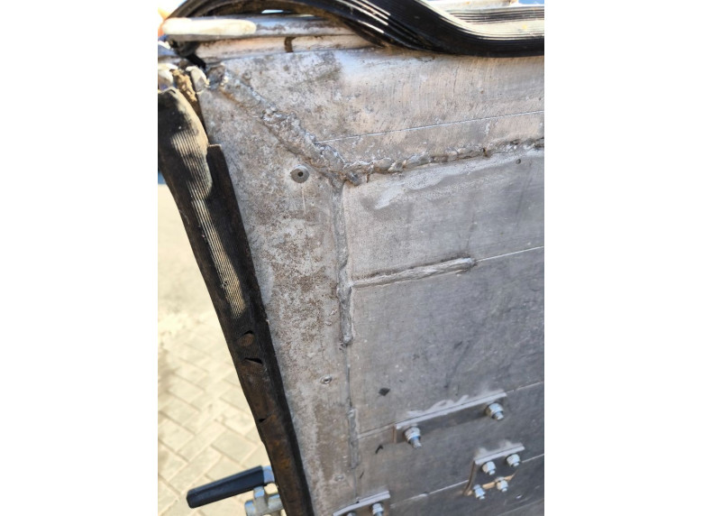 Дверь задняя распашная (комплект) к Kogel SVKT-24, 2014г.