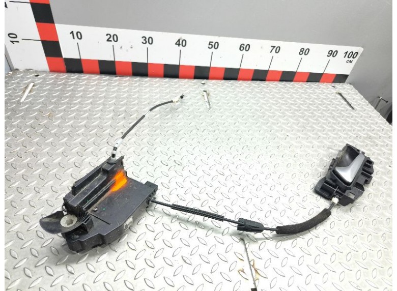 Замок двери передней левой к Peugeot 308