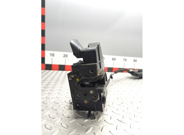 Замок двери передней левой к Замок двери передней левой к Peugeot 308 undefined г. 308