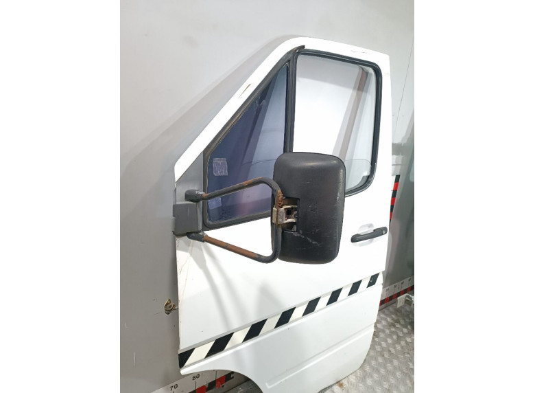Зеркало наружное левое к Mercedes Sprinter, 2000г.