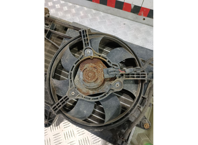 Вентилятор радиатора к Fiat Punto, 2001г.