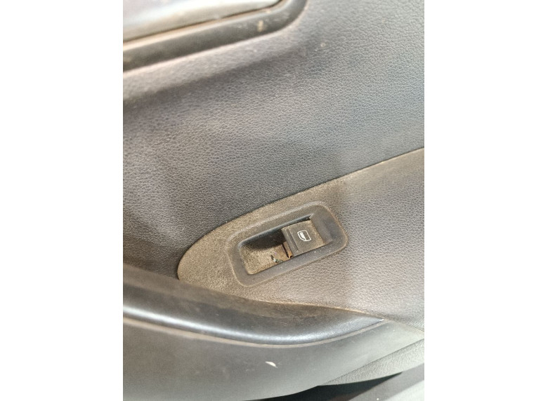 Кнопка стеклоподъемника заднего правого к Volkswagen Polo Sedan, 2014г.