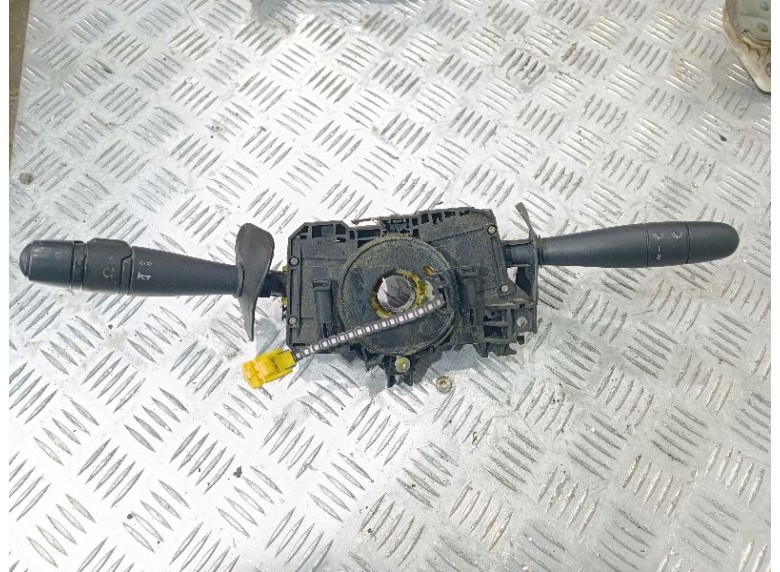 Переключатель подрулевой (стрекоза) к Dacia Logan