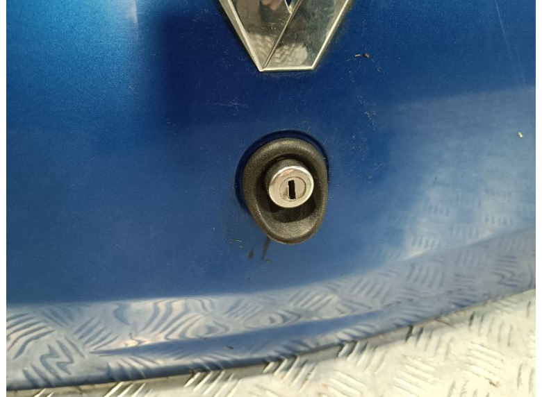 Кнопка открытия багажника к Renault Logan, 2006г.
