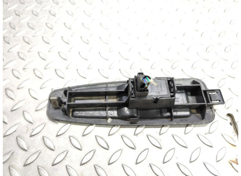 Кнопка стеклоподъемника переднего правого к Кнопка стеклоподъемника переднего правого к Geely MK undefined г. MK