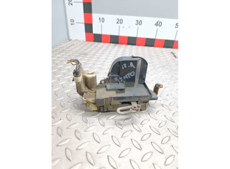 Замок двери передней левой к Fiat Punto, 2000г.