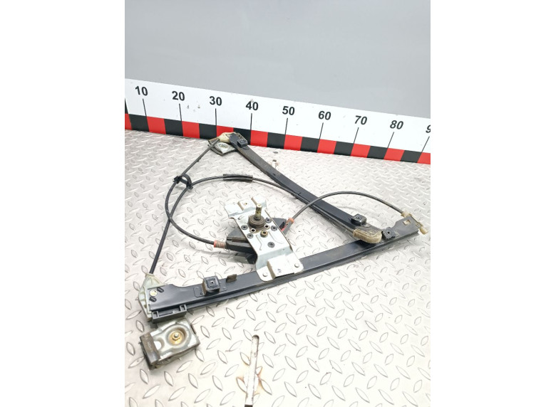 Стеклоподъемник передний правый к Volkswagen Golf, 1995г.